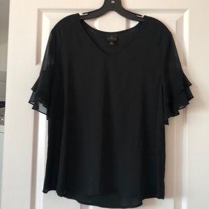 NWOT Worthington flutter sleeve v neck top